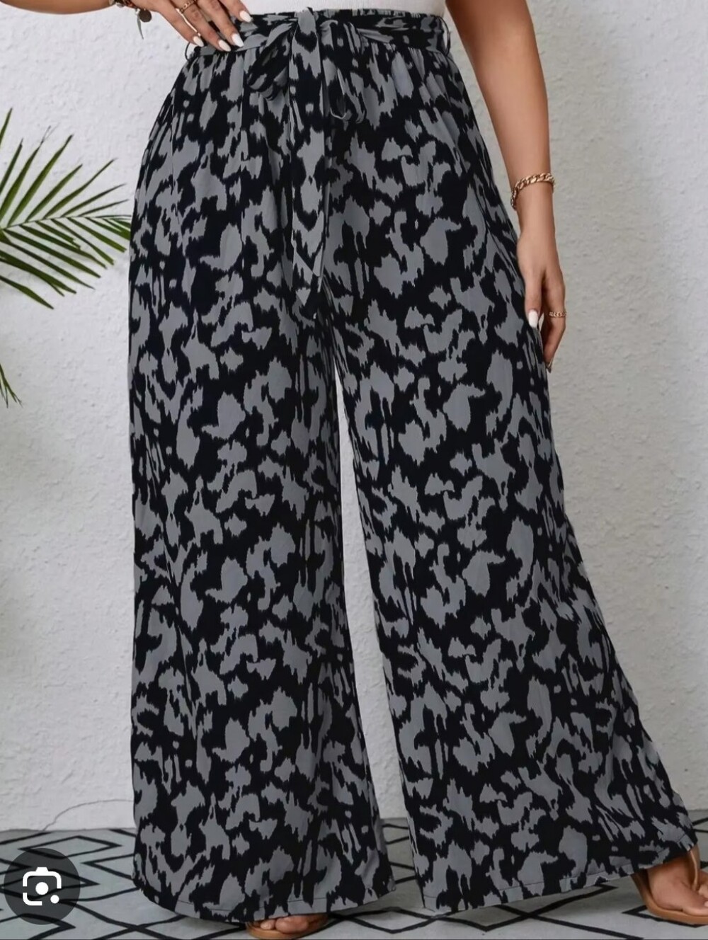 Shein Curve Wide Leg Printed Pants with Tie Waist - Black & Gray